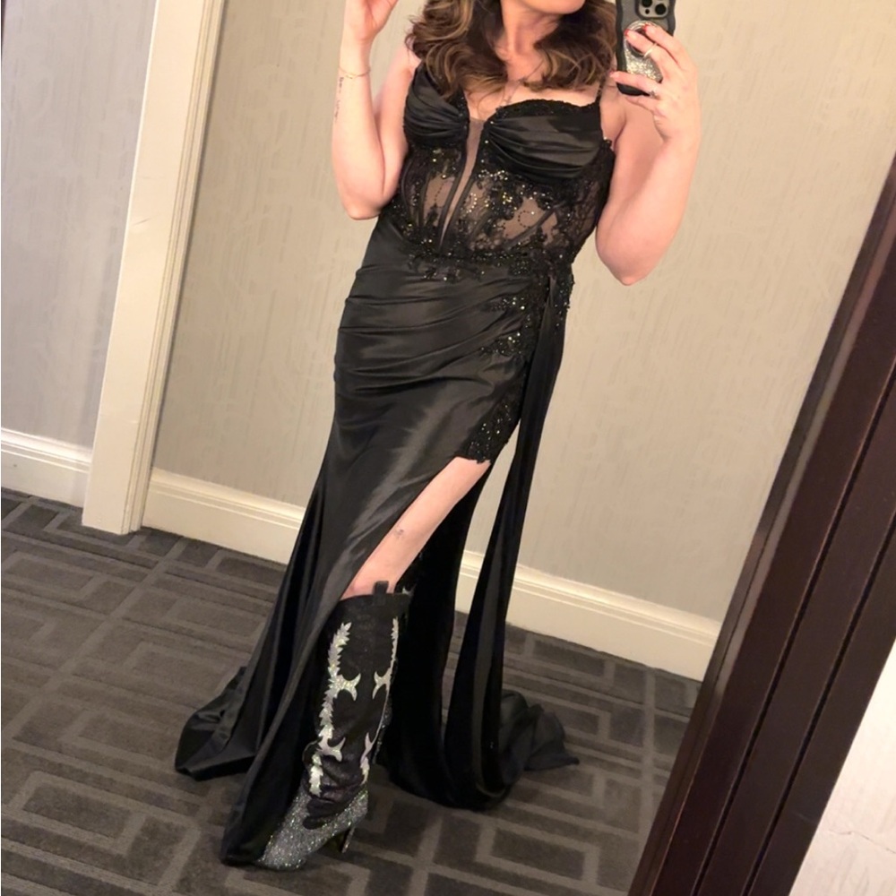 Elegant Black Prom Dress